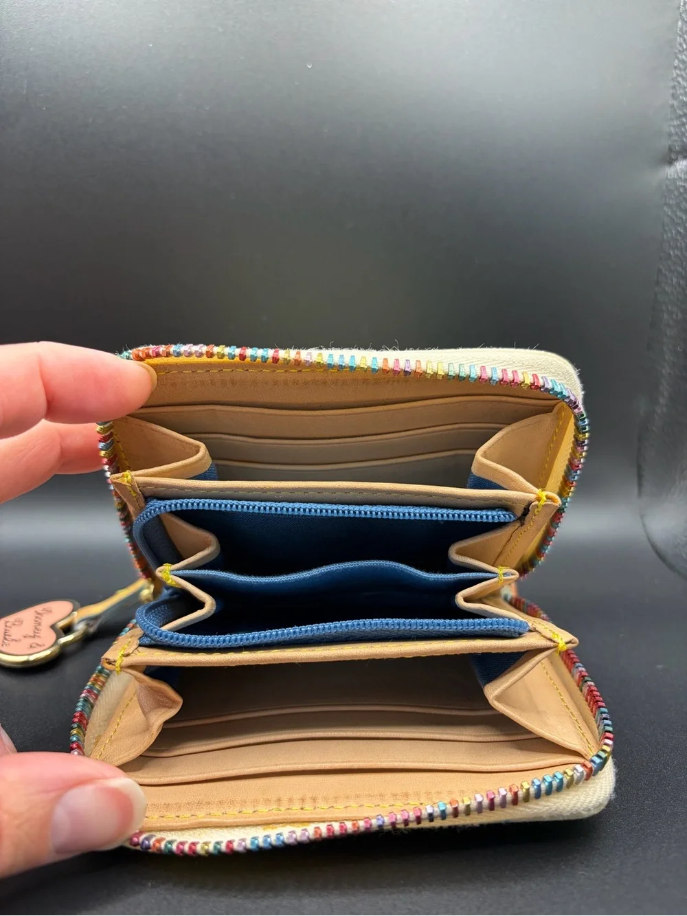 Y2K Dooney & Bourke Cream Multicolor DB Logo Zip Wallet with Pink Heart Charm - Picture 3 of 5